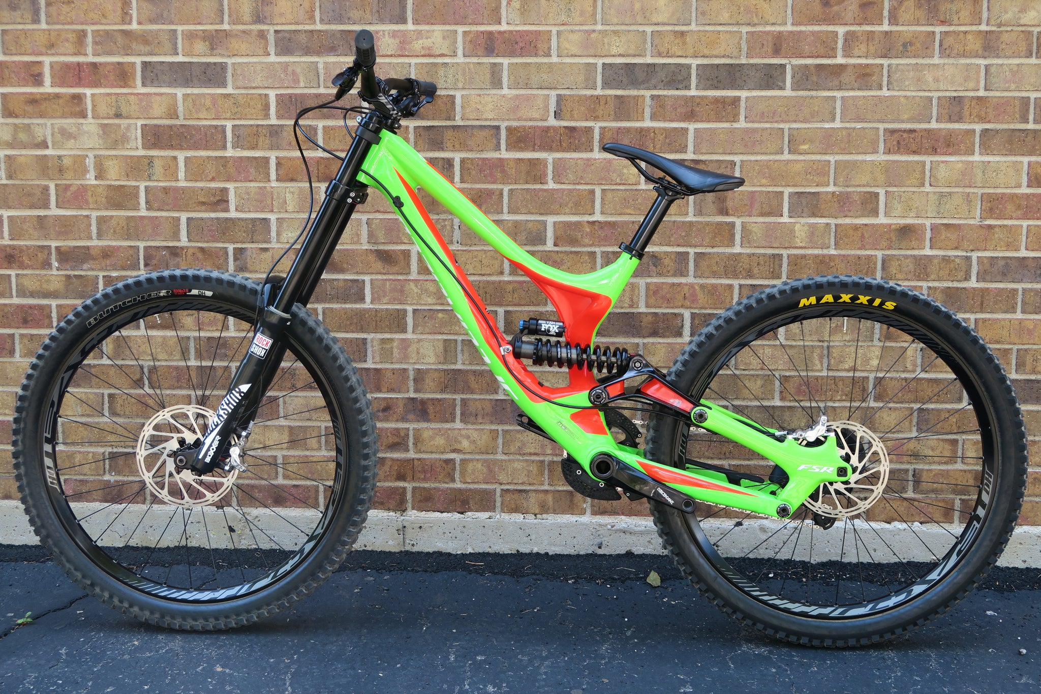 2017 SPECIALIZED DEMO 8 l ALLOY 27.5"