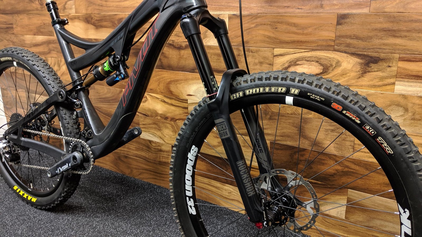 2015 PIVOT CYCLES MACH 6 CARBON 27.5"