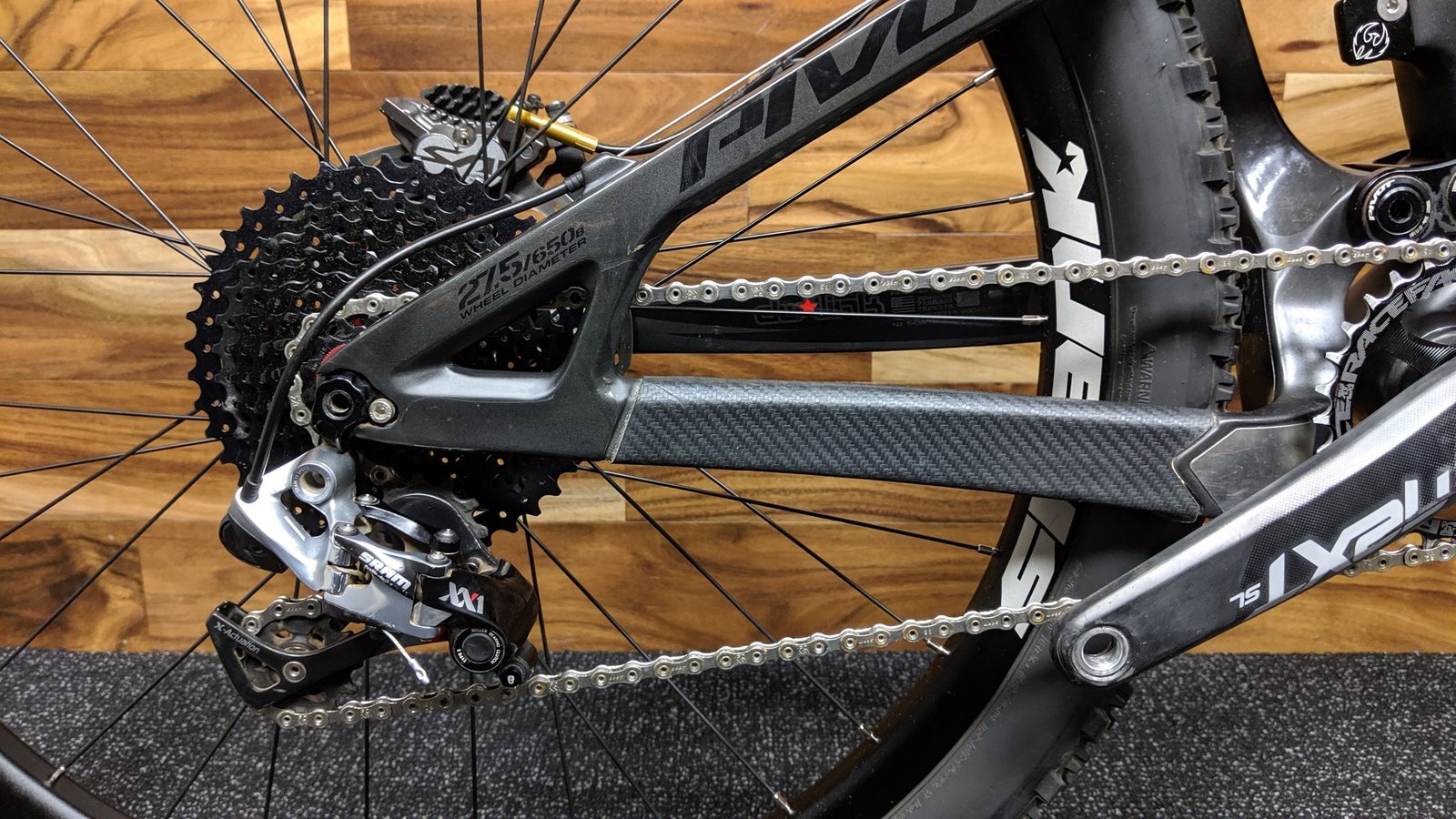 2015 PIVOT CYCLES MACH 6 CARBON 27.5"