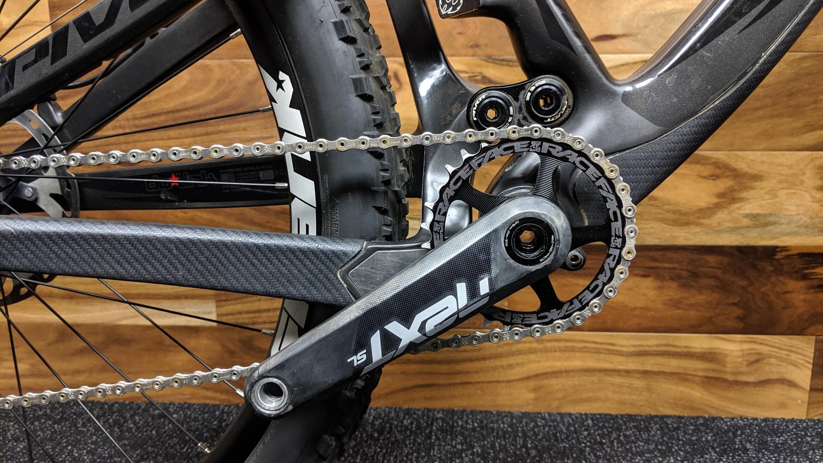 2015 PIVOT CYCLES MACH 6 CARBON 27.5"