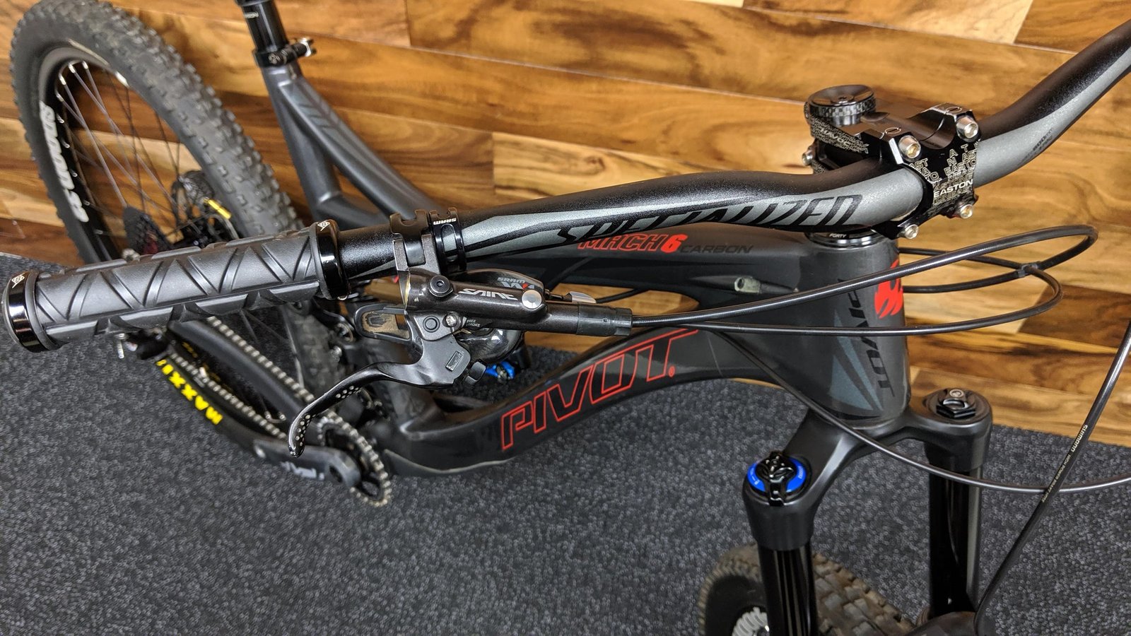 2015 PIVOT CYCLES MACH 6 CARBON 27.5"