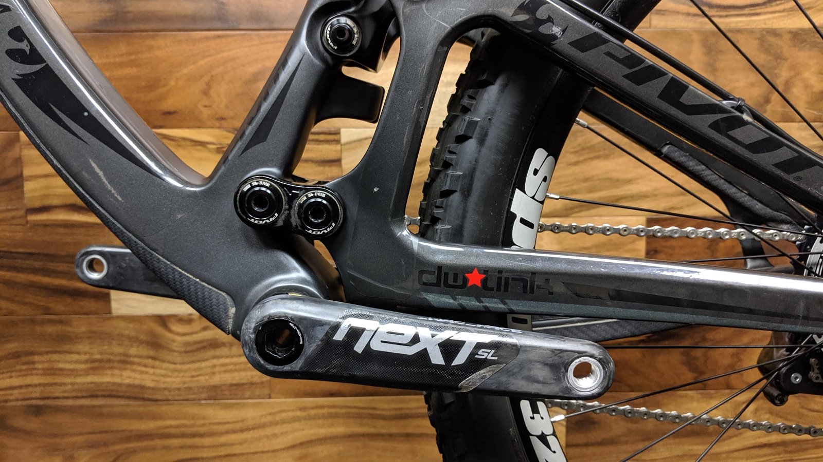 2015 PIVOT CYCLES MACH 6 CARBON 27.5"