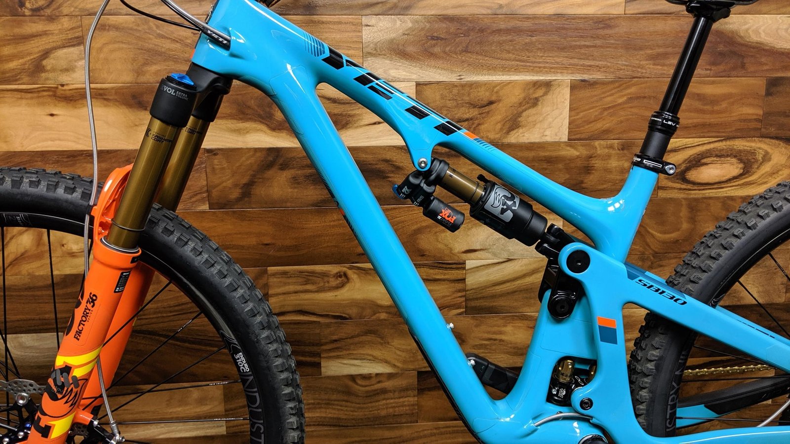 2019 YETI SB130 CARBON TURQ 29"