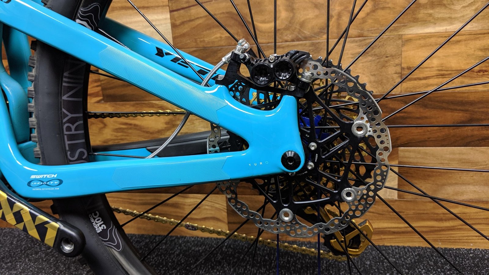 2019 YETI SB130 CARBON TURQ 29"