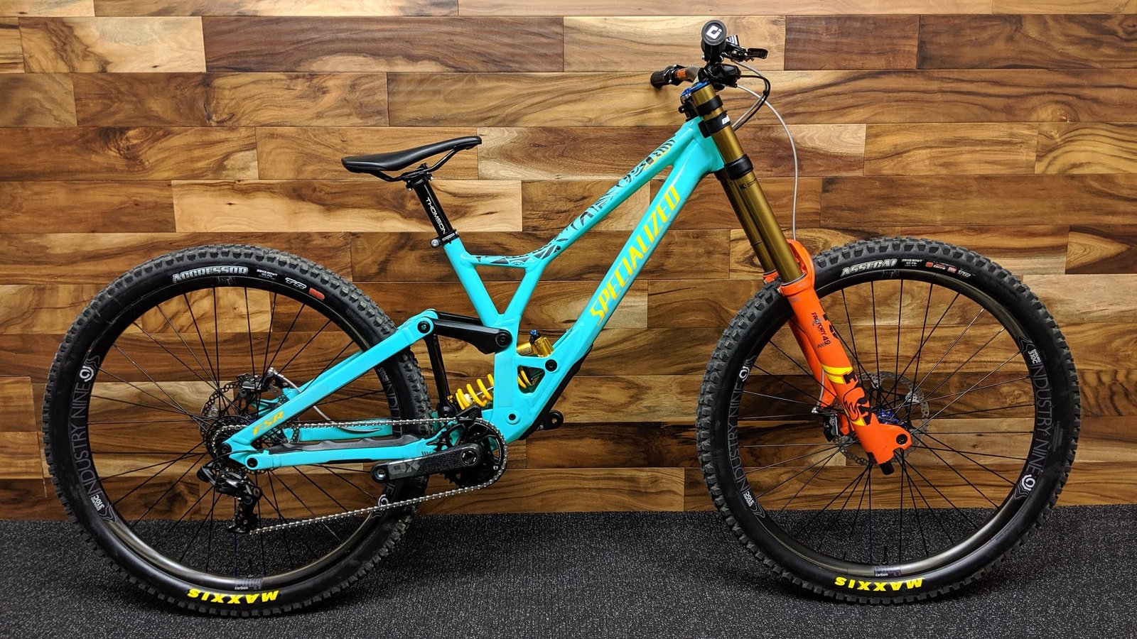 2020 SPECIALIZED DEMO 8 RACE 29" CUSTOM BUILD