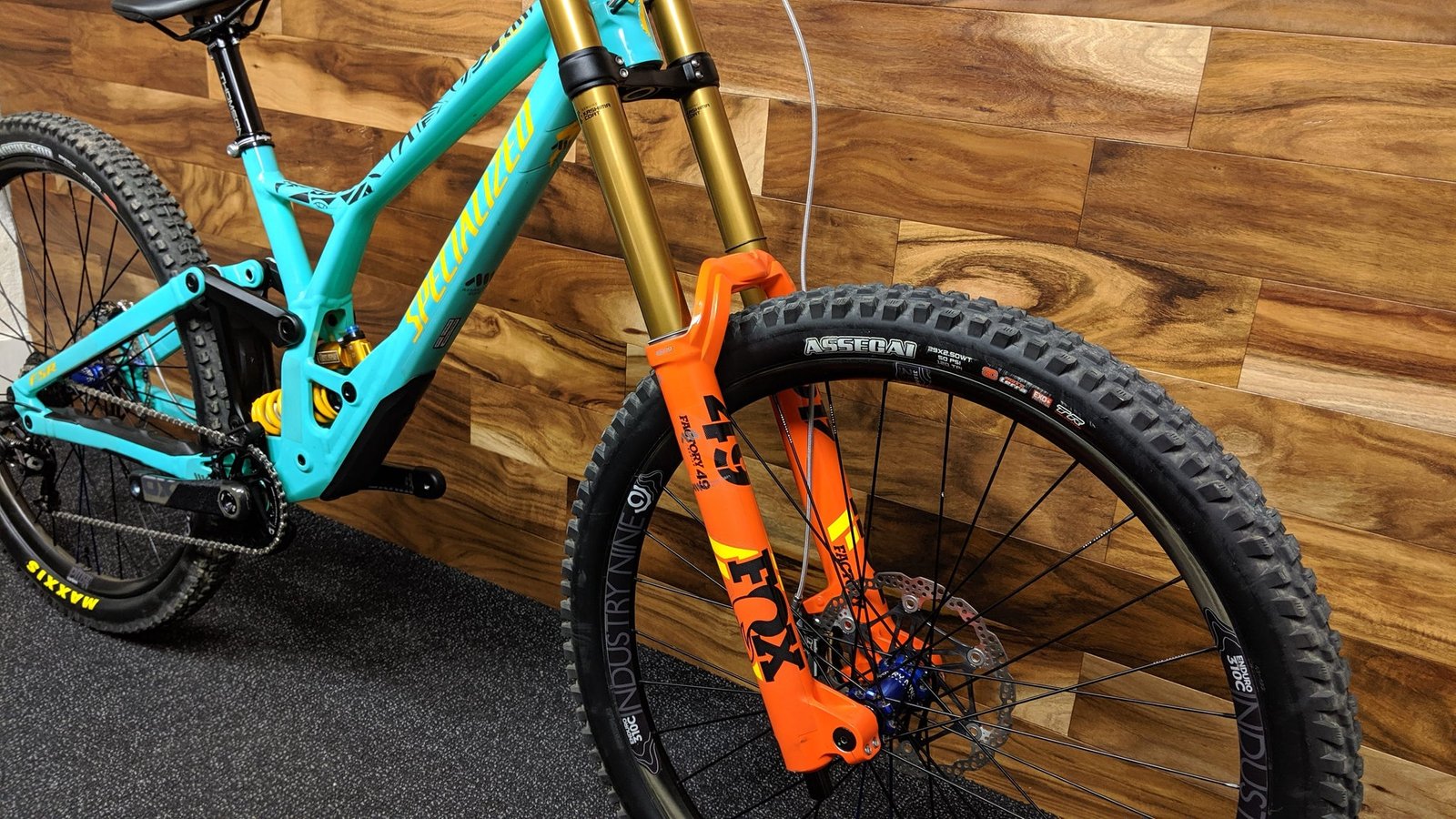 2020 SPECIALIZED DEMO 8 RACE 29" CUSTOM BUILD