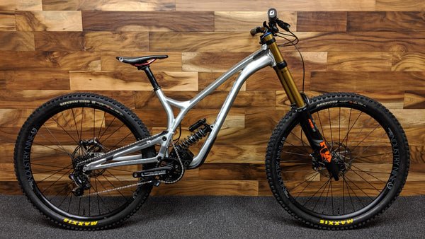 2019 COMMENCAL SUPREME DH 29"